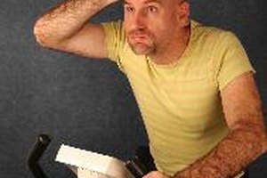 El entrenamiento Insanity consiste en sesiones de ejercicios que duran entre 20 minutos y una hora, en la que te centras en entrenamiento de fuerza y ejercicio cardiovascular.