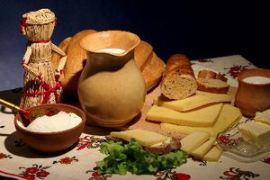 La lactasa descompone el azúcar que comúnmente se encuentra en los productos lácteos.