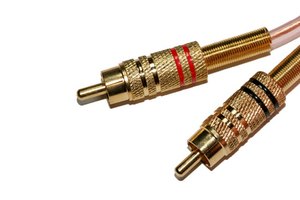 Convierte tu cable de conexión óptica a RCA.