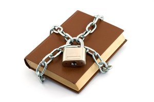 Protege tus archivos con contraseña.