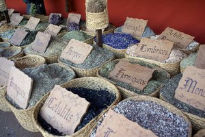 Hay hierbas y remedios medicinales para tratar la falta de testosterona.