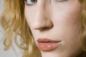 Los láseres faciales pueden eliminar o reducir las arrugas, cicatrices, daño solar y mucho más.