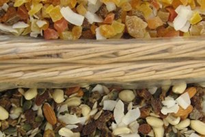 Las nueces y la fruta seca aumentan las calorías de las gachas de avena.