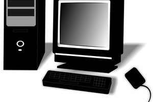 Computadora de escritorio, monitor, teclado y ratón.