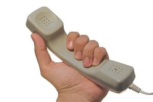 Cómo agregar un auricular de un teléfono inalámbrico.