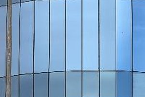 Identifica algún resplandor que entre por la ventana.