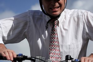 El manillar viene con un conjunto de dirección sin rosca o con rosca.