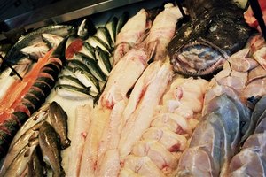 El aceite de pescado es rico en compuestos que pueden ayudarte a aliviar el dolor de la artritis.