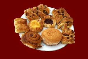 La repostería comercial puede contener aceites hidrogenados y grasas trans.