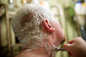 Deshazte de los pelos encarnados en tu cabeza
