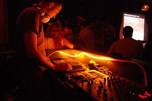 Virtual DJ es una de las aplicaciones de DJ más populares.
