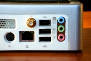 Las opciones de entrada/salida de una mini PC son limitadas, pero variadas.