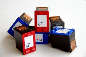 Los cartuchos de tinta monitorean los niveles de tinta utilizando microchips.