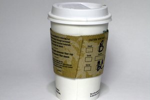 Los procesadores de café descafeinado deben remover toda la cafeína excepto cinco miligramos.