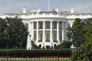 Envía un correo electrónico al Presidente Obama a través del sitio web oficial de la Casa Blanca.