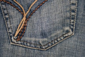 Los jeans estrechos (