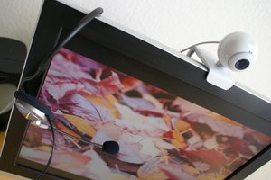 Una pantalla TFT de un monitor de computadora es más brillante y más rápida que una pantalla LCD regular.