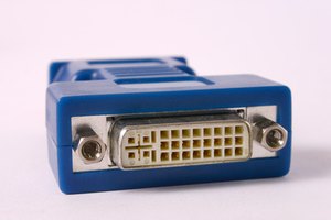 La mayoría de las tarjetas de video tienen puertos DVI y HDMI.