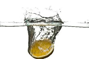 Agua con sabor a limón para variar.