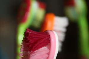 Se han encontrado más de 10 millones de bacterias en un mismo cepillo de dientes.