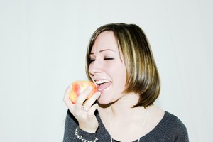 Reír mientras comes puede interrumpir la función de la epiglotis y provocar asfixia.