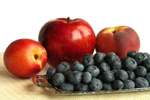 Una dieta saludable debe ser baja en sal, azúcar y grasas saturadas, dice el CDC.