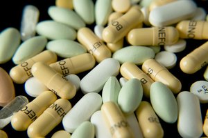 Mientras que el ibuprofeno funciona en 30 minutos, el Tylenol no tiene efecto hasta que hayan transcurrido 45 a 60 minutos después de la primera dosis.