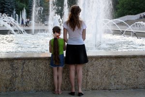 La adopción se está volviendo más fácil para las mujeres solteras, pero aún se enfrentan con retos.