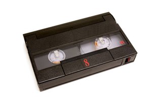 Las cintas de video de 8 mm almacenan entre 60 y 120 minutos de filme.