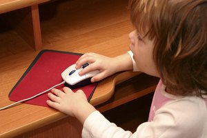 Los niños que tienen acceso a Internet en sus casas pasan menos tiempo viendo televisión.