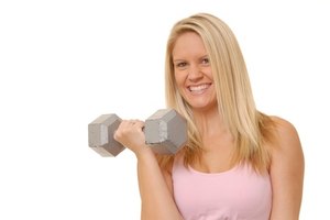 Trabajar en mejorar la fuerza y el rendimiento muscular es un componente importante del entrenamiento.