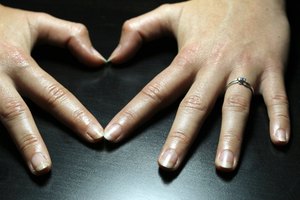 En promedio, tus uñas crecen aproximadamente 1,5 pulgadas por año.