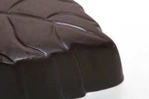 Una pequeña pieza de chocolate es una indulgencia sana.