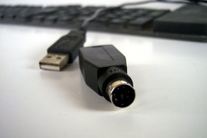 PS/2 y USB son los conectores de teclado más comunes.