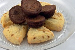 Puedes utilizar el aceite de coco para sustituir algunas grasas cuando cocines y hornees.