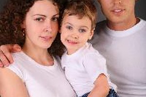 Desde la lactancia hasta el entrenamiento para ir al baño, las normas culturales influyen en la paternidad.