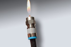 El calor hace que el extremo del cable falle.