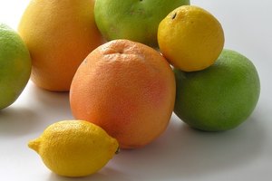 Los limones, limas y pomelos están repletos de fibra y vitamina C.