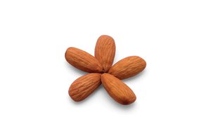 Las almendras se evitan a menudo por las personas con herpes, debido a su baja relación lisina:arginina.