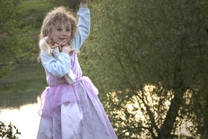Enseñarle a los niños música y movimiento los ayudará a apreciar el arte.
