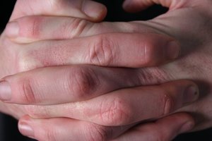 Un ligamento roto puede provocar que realizar tareas motoras finas sea algo doloroso.
