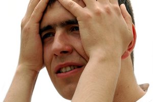La muerte repentina de un ser querido puede hacer que experimentes sentimientos negativos asociados con el estrés psicosocial agudo.