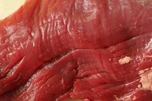 La carne roja proporciona vitamina B-12 para el crecimiento del cabello.