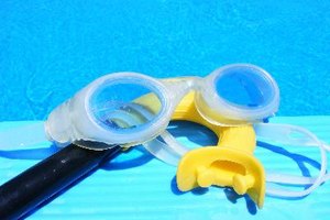 Puedes utilizar una piscina en una variedad de maneras saludables, de caminar a nadar a clases de aeróbicos acuáticos.