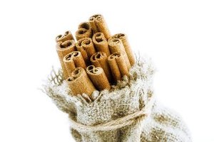 La canela tiene una capacidad similar a la insulina y ayuda a controlar el metabolismo del azúcar en la sangre.