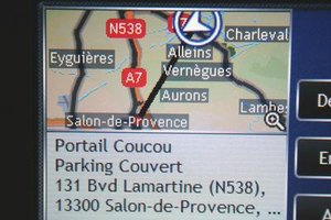 Puedes hacer el seguimiento de un auto a través del celular.