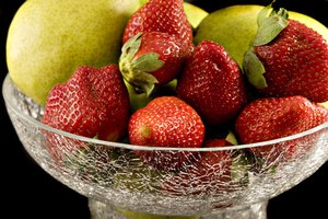 Comer alimentos saludables puede ayudarte a ayudar a bajar la grasa de tu espalda baja.