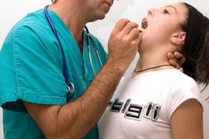 La intoxicación alimentaria puede ser causada por un virus, parásito o bacteria.