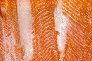 El salmón congelado no cambia el contenido de nutrientes.