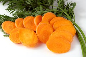 Las antisépticas zanahorias son una buena mascarilla facial para la piel normal o grasa.